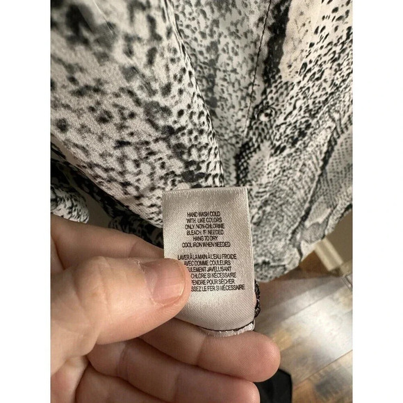 Daniel Rainn L Sheer Black Popover Top Long Sleeve Roll Tab Quilt Block Print - Picture 8 of 10